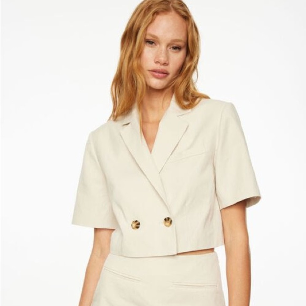 Dynamite Kelsey Short Sleeve Cropped Blazer
